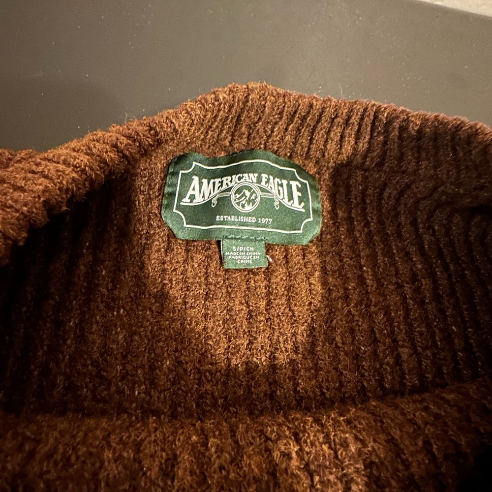 AE Cropped Brown Ribbed Sweater - Picture 2 of 2